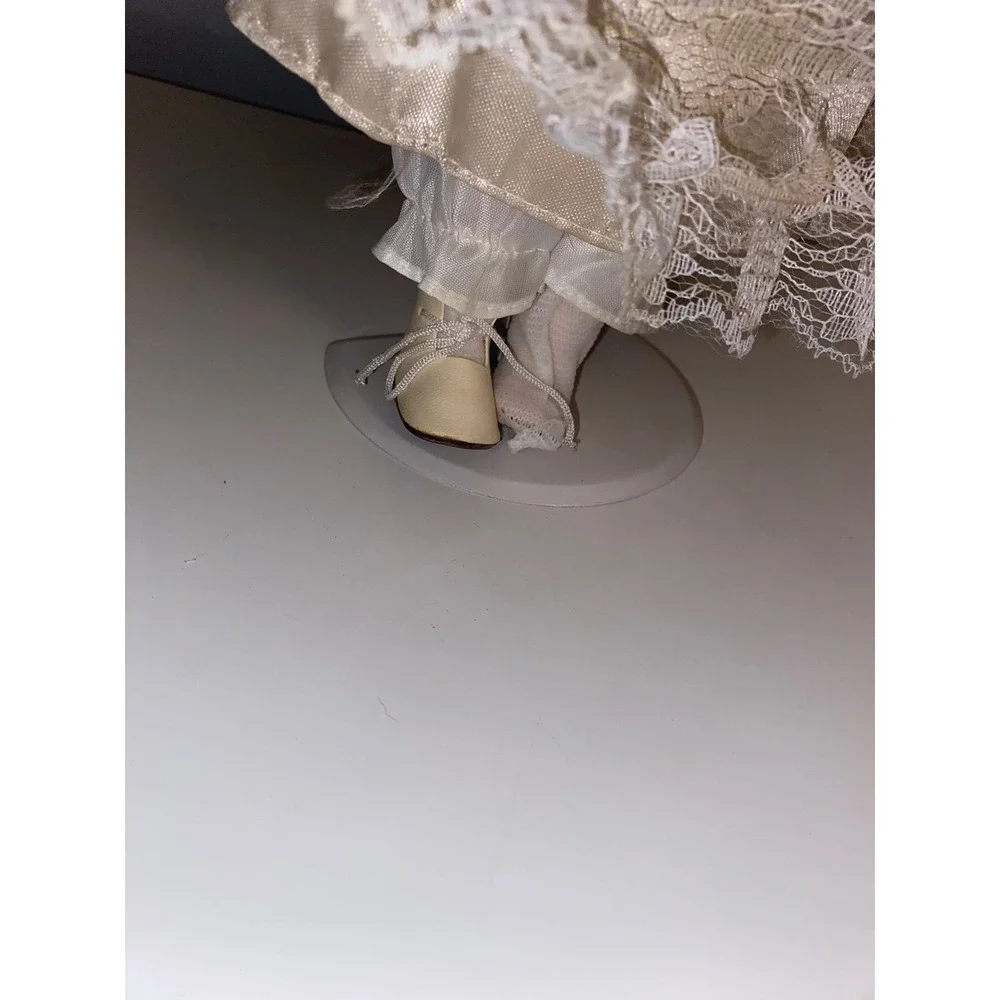 Porcelain Doll‎